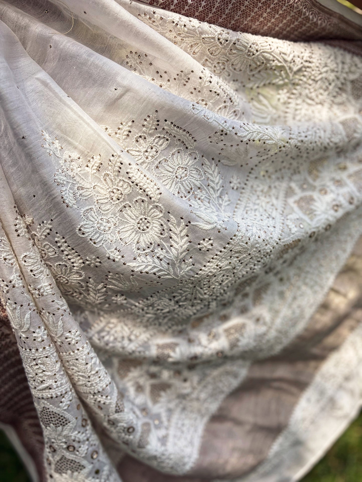 Chikankari Hand embroidery Maheshwari Silk Saree - Off White