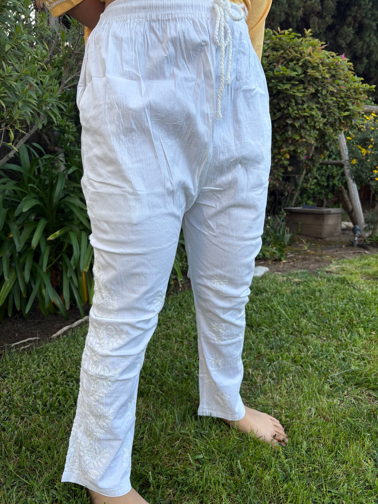 Chikankari Legging- White