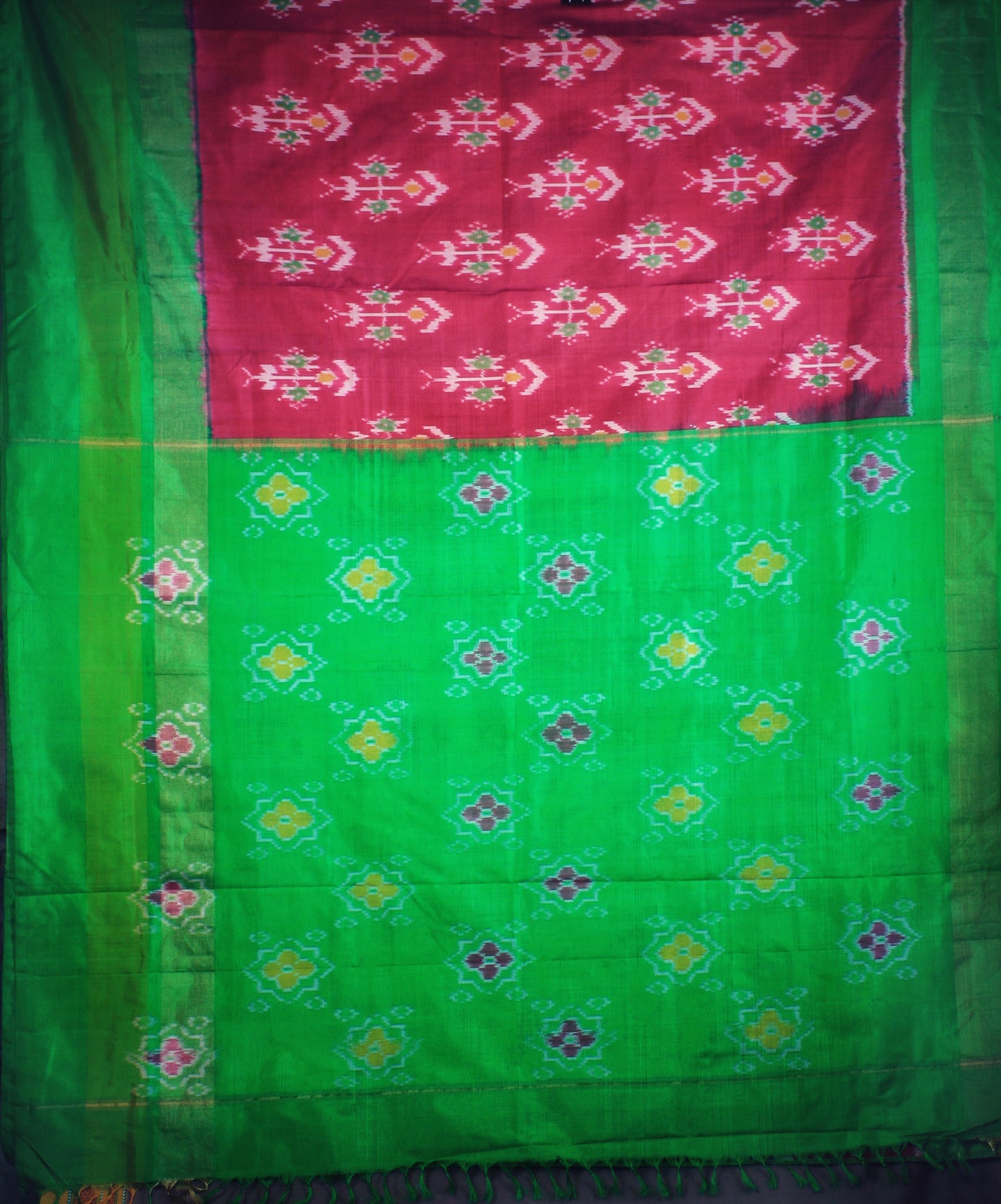 Pochampally Ikat Pure Silk Saree - Fuchsia Pink /Light green