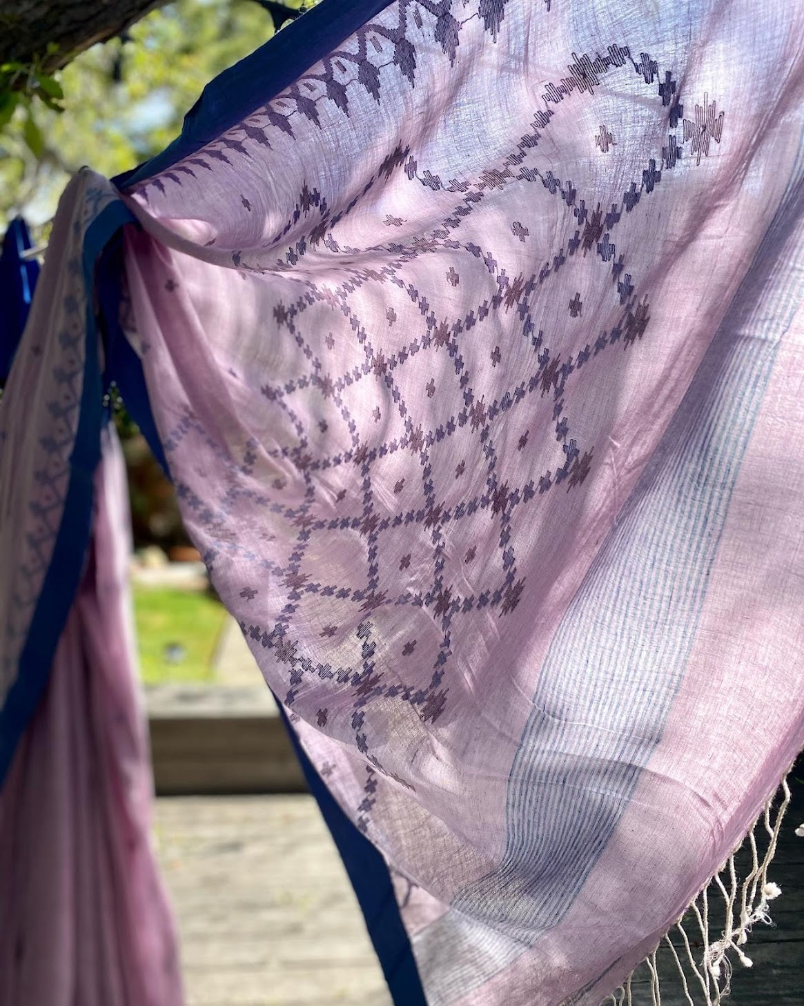 Muslin Jamdani Saree - Lavendar w/ Blue