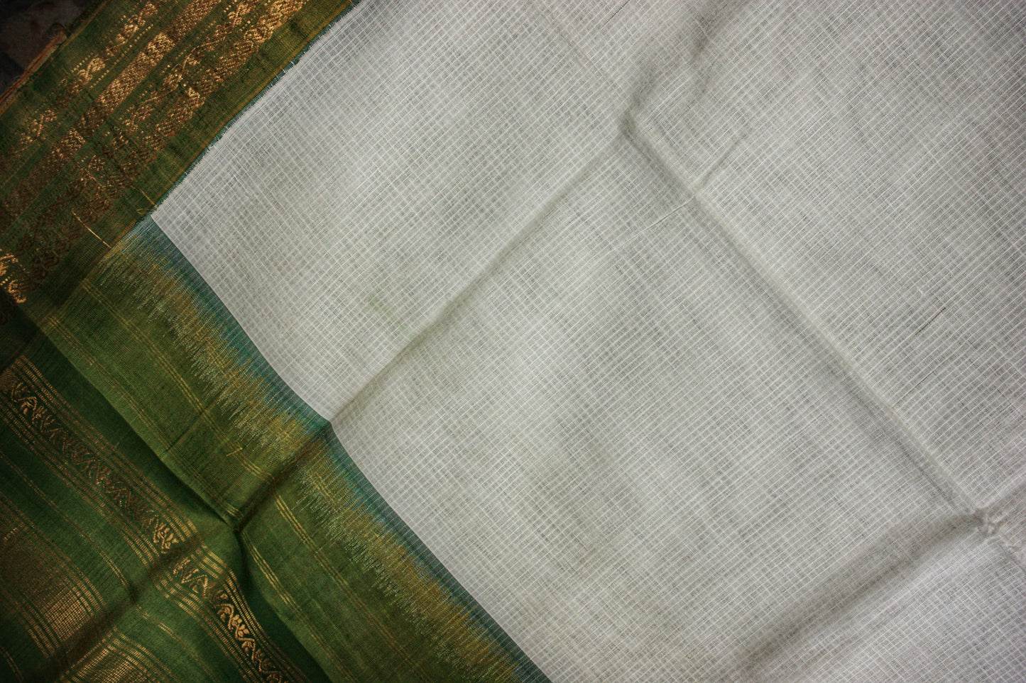 Gadwal Handloom Cotton Saree - White / Mehendi green