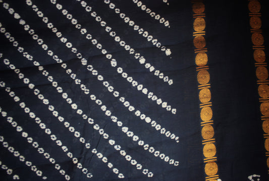 Sungudi Cotton Saree - Black/ Floral Pallu