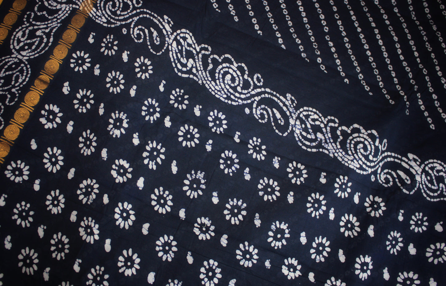 Sungudi Cotton Saree - Black/ Floral Pallu