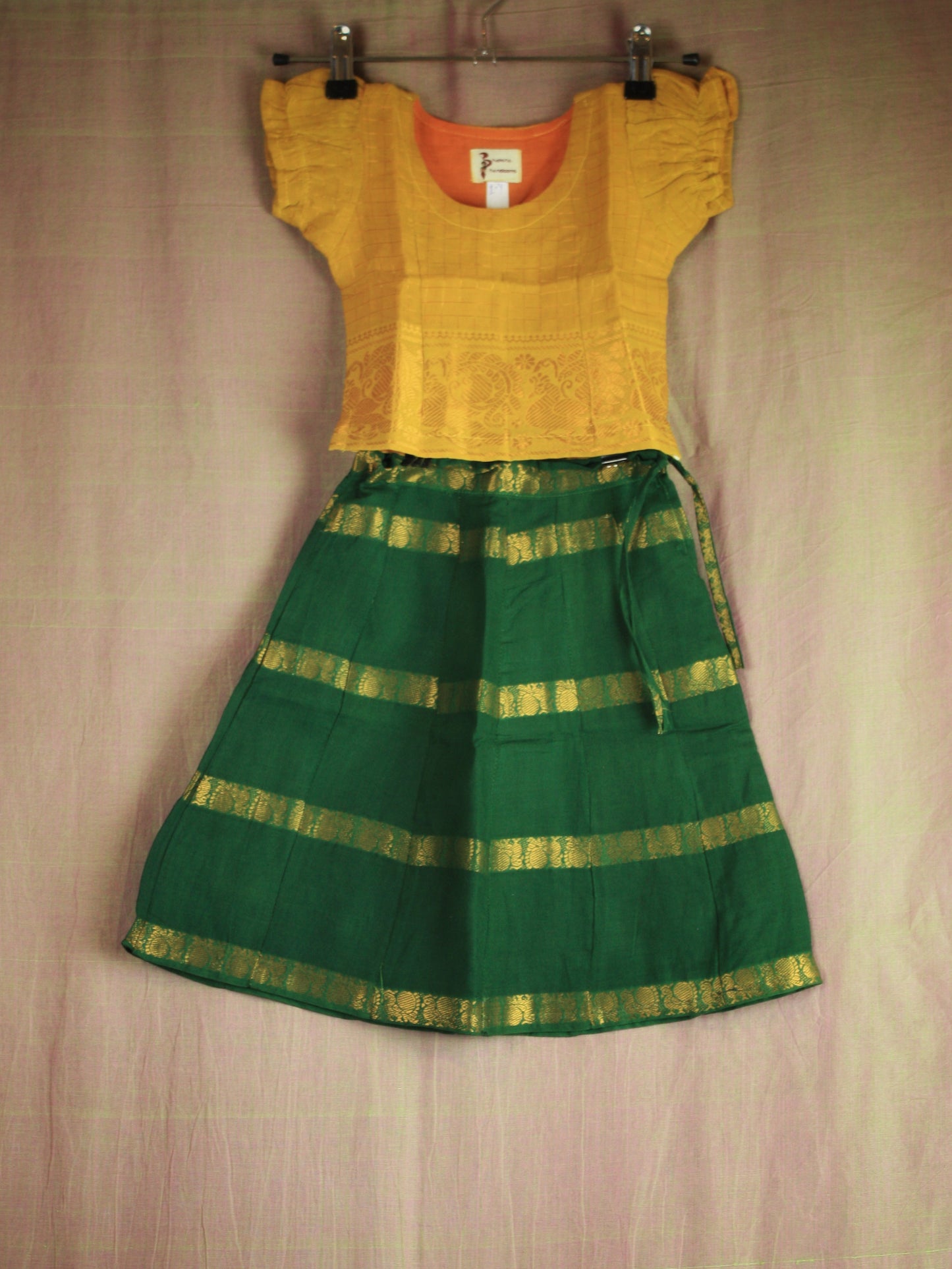 Sungudi Pavadai + Top set