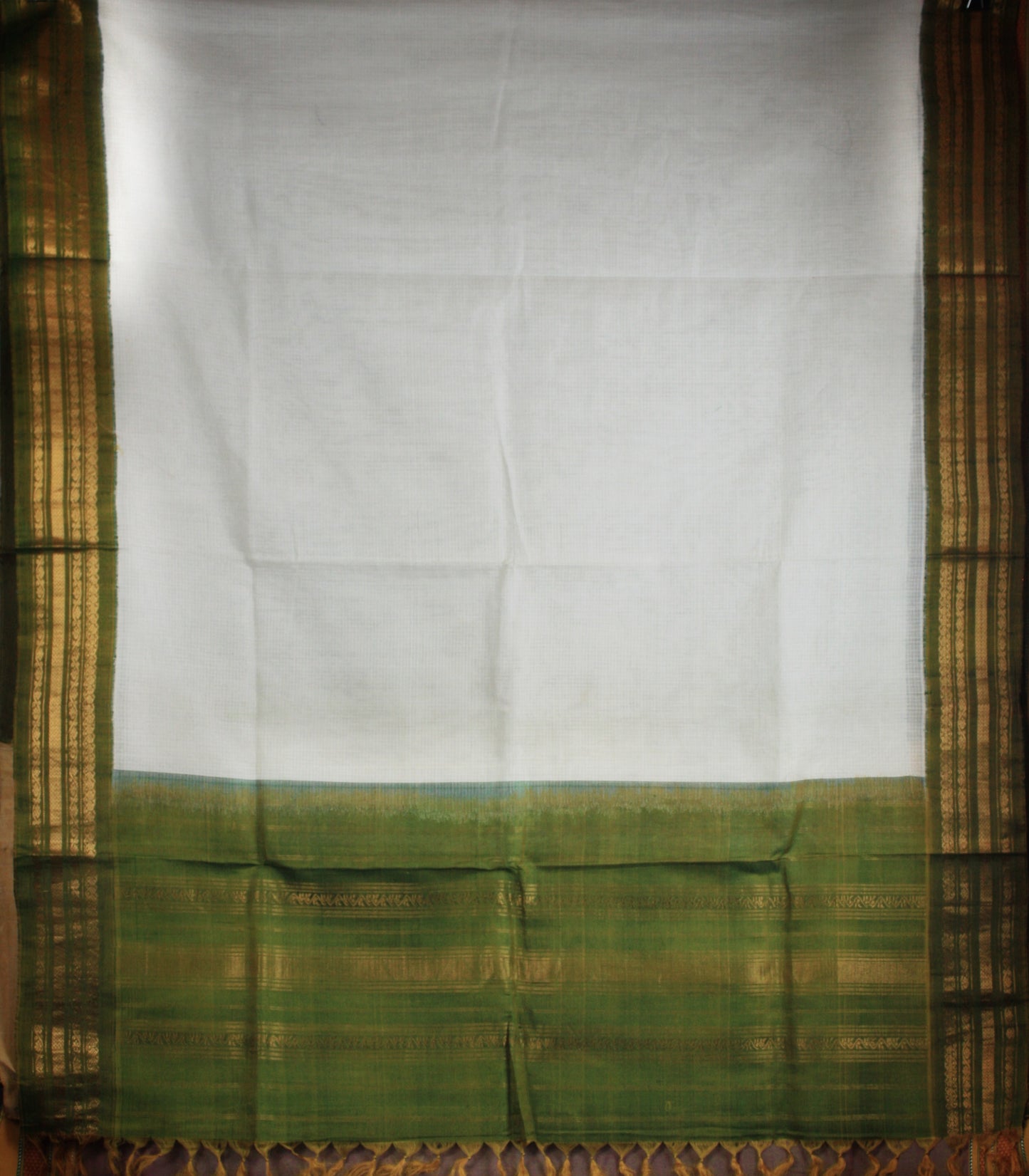 Gadwal Handloom Cotton Saree - White / Mehendi green
