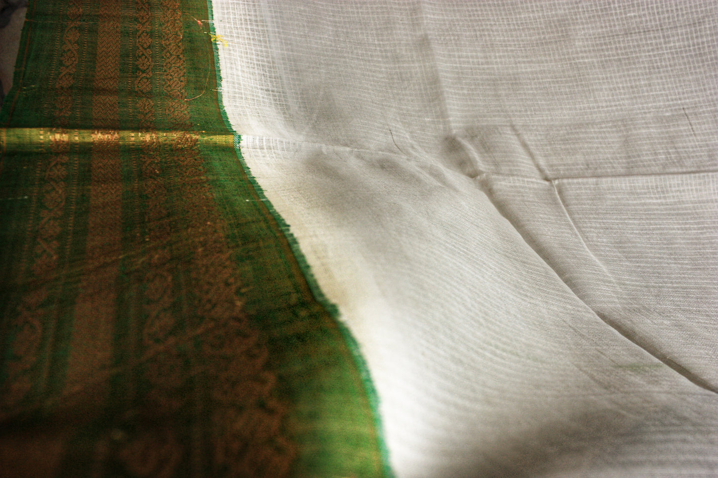 Gadwal Handloom Cotton Saree - White / Mehendi green